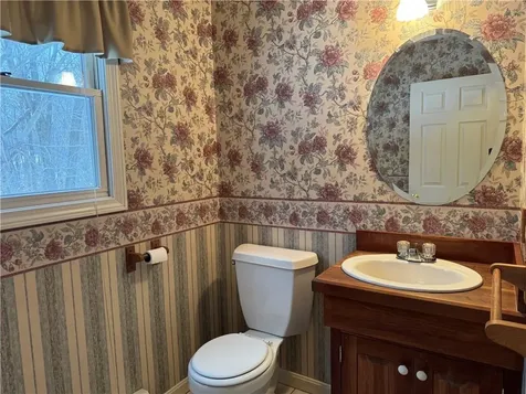 106 Derbyshire Drive Cranston RI 02921