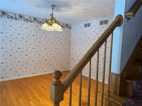 106 Derbyshire Drive Cranston RI 02921