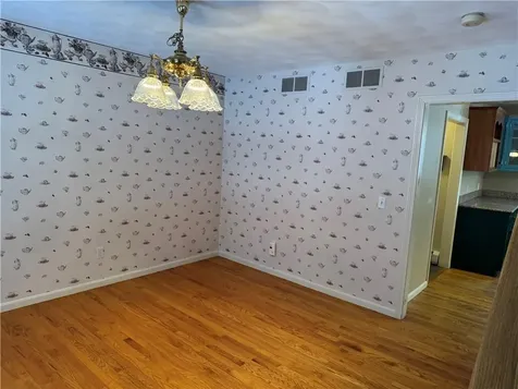 106 Derbyshire Drive Cranston RI 02921