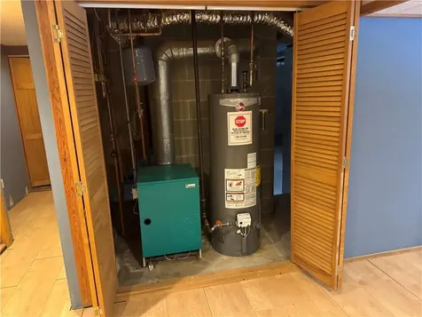 106 Derbyshire Drive Cranston RI 02921