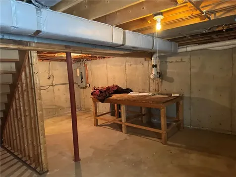 106 Derbyshire Drive Cranston RI 02921