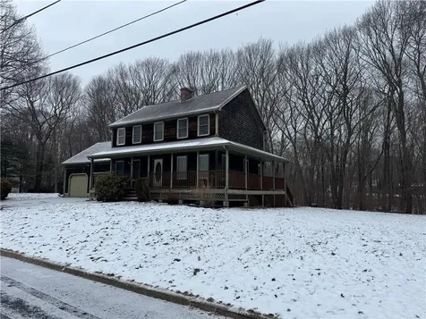 106 Derbyshire Drive Cranston RI 02921