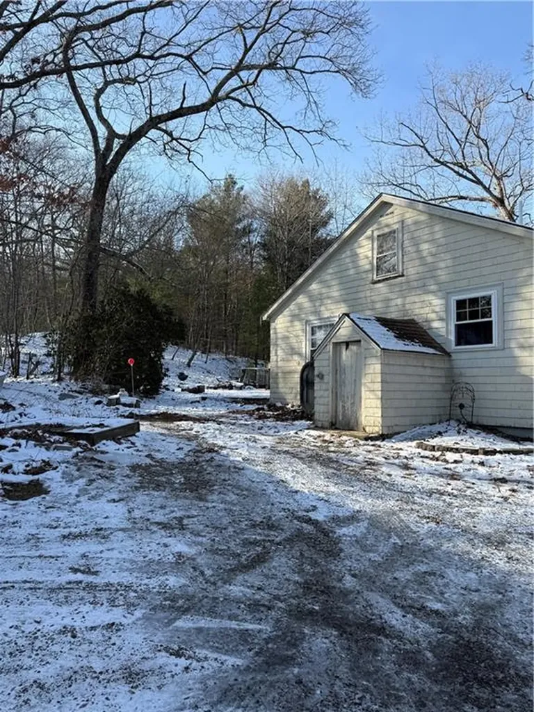 212 Farnum Pike Smithfield RI 02917