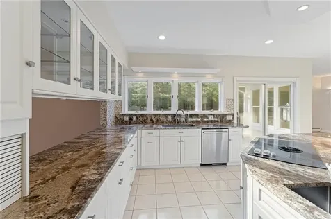 11 Windrose Circle Exeter RI 02822