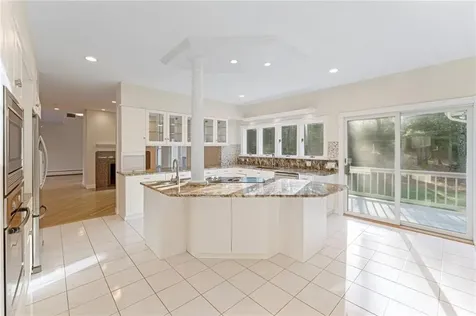 11 Windrose Circle Exeter RI 02822