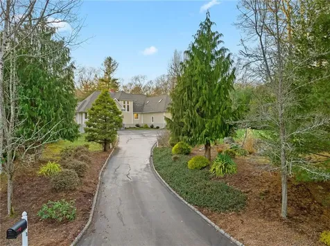 11 Windrose Circle Exeter RI 02822