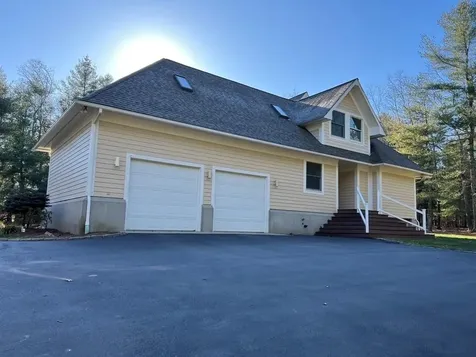 11 Windrose Circle Exeter RI 02822