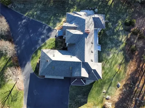 11 Windrose Circle Exeter RI 02822