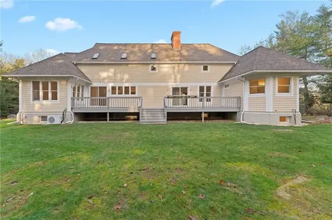 11 Windrose Circle Exeter RI 02822