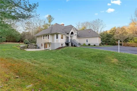 11 Windrose Circle Exeter RI 02822