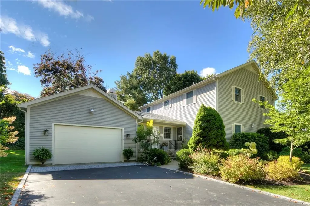 105 Aaron Avenue Bristol RI 02809