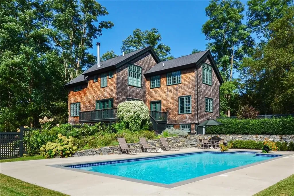 72 Summerfield Lane Middletown RI 02842