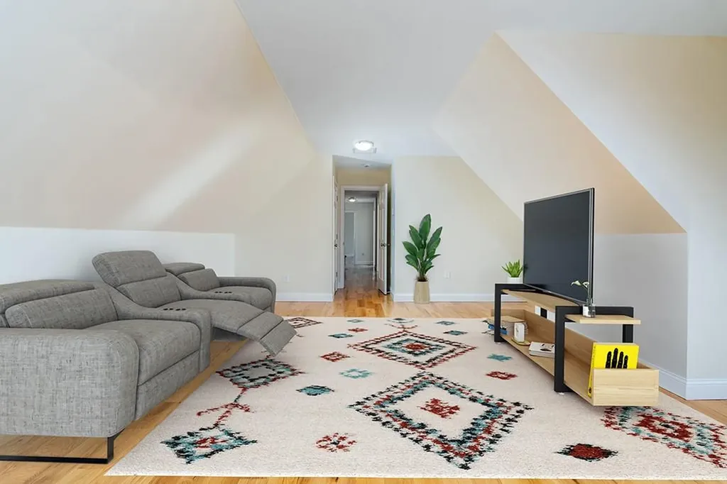 28 Lyne Road Tiverton RI 02878