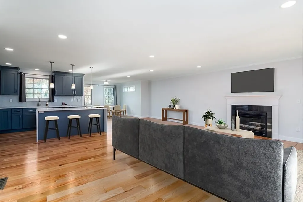 28 Lyne Road Tiverton RI 02878