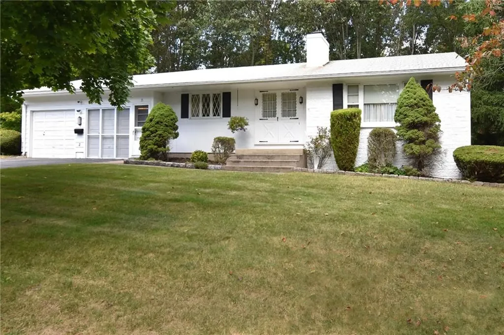 15 Highwood Drive Coventry RI 02816