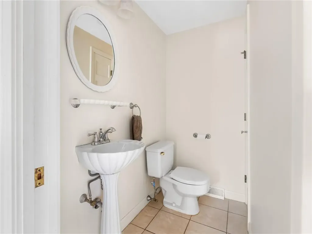 122 Cranberry Terrace Cranston RI 02921