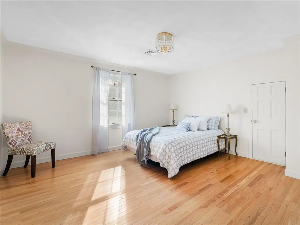 122 Cranberry Terrace Cranston RI 02921