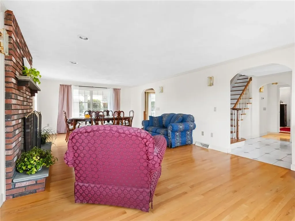 122 Cranberry Terrace Cranston RI 02921