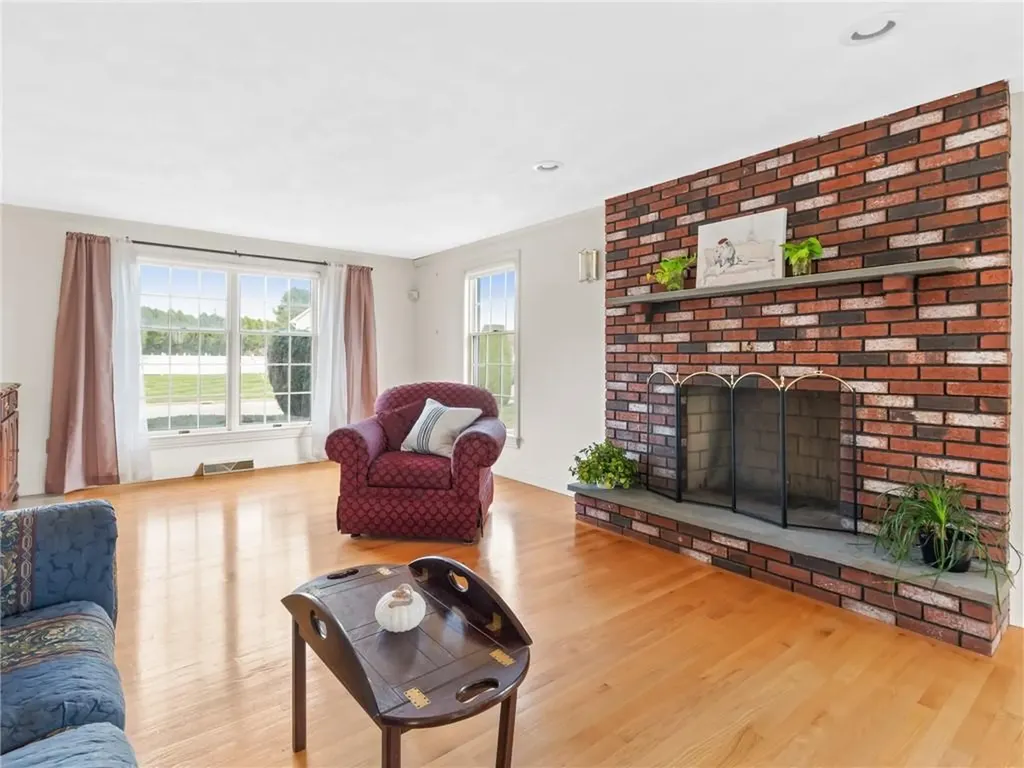 122 Cranberry Terrace Cranston RI 02921