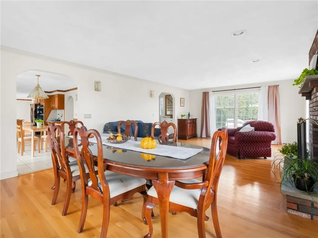122 Cranberry Terrace Cranston RI 02921
