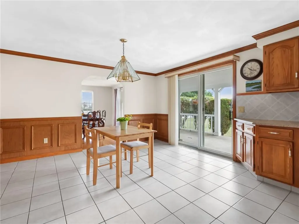 122 Cranberry Terrace Cranston RI 02921