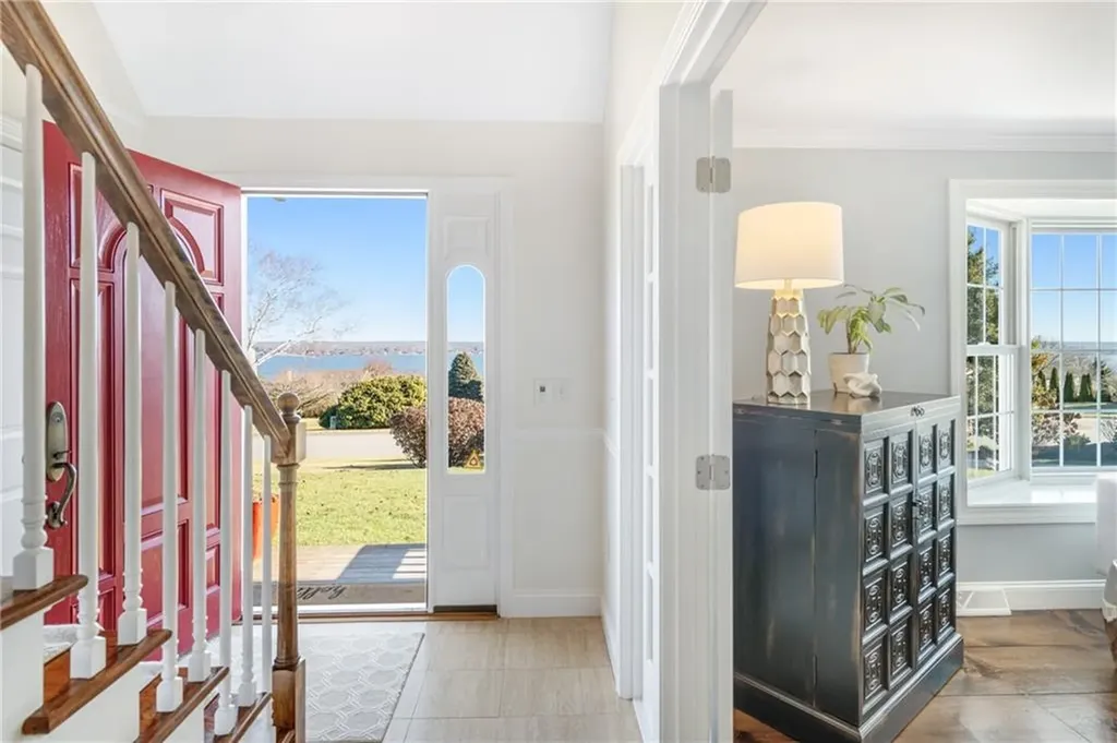135 Holman Street Portsmouth RI 02871