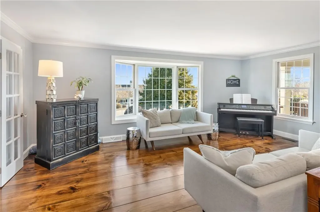 135 Holman Street Portsmouth RI 02871