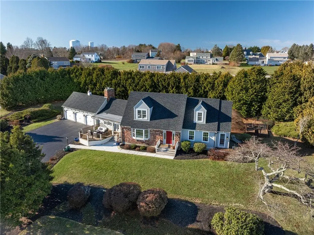 135 Holman Street Portsmouth RI 02871