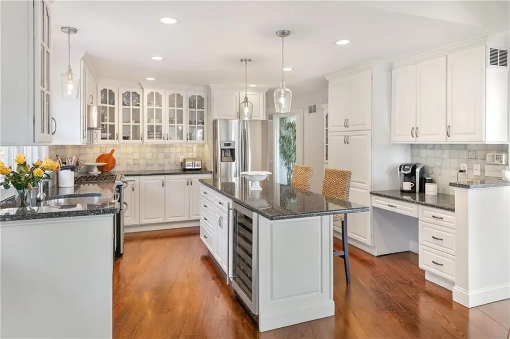 135 Holman Street Portsmouth RI 02871