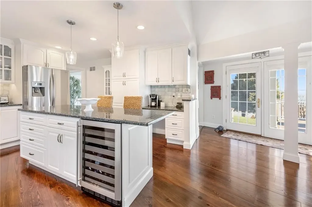 135 Holman Street Portsmouth RI 02871