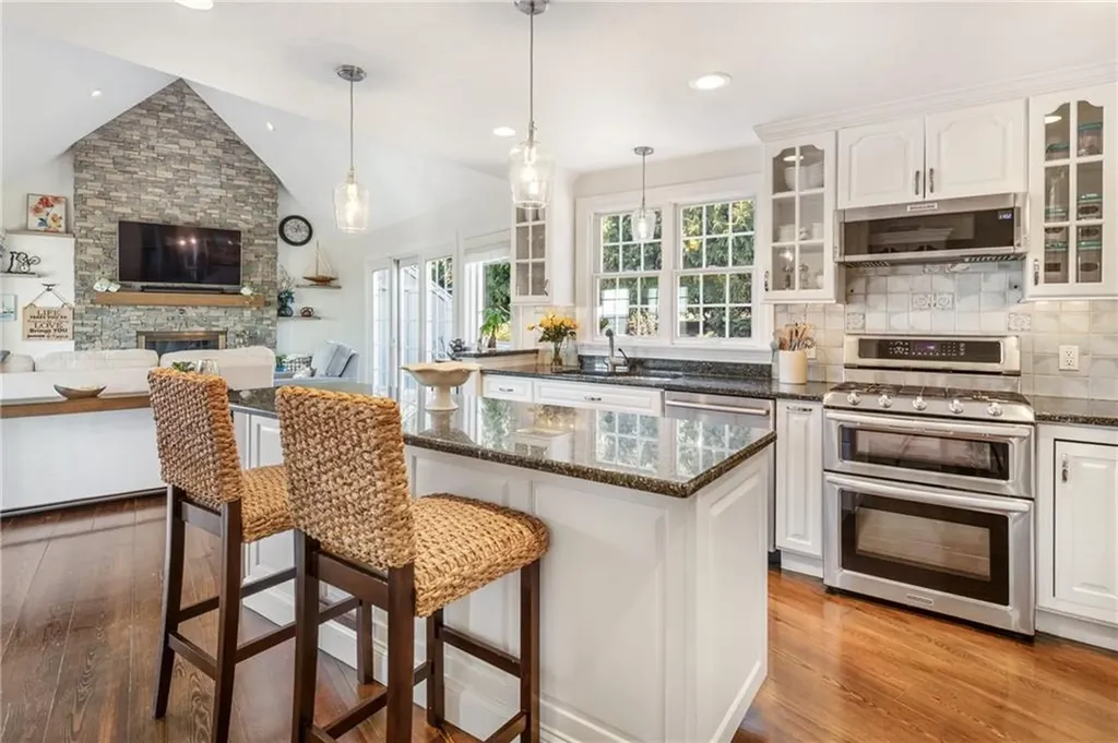 135 Holman Street Portsmouth RI 02871