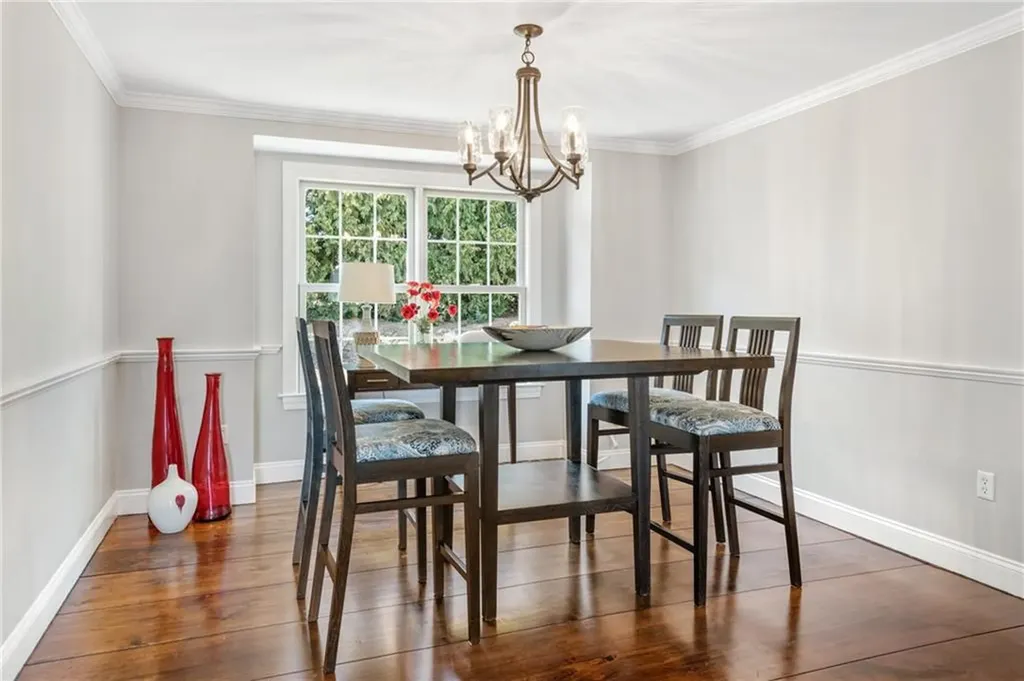 135 Holman Street Portsmouth RI 02871