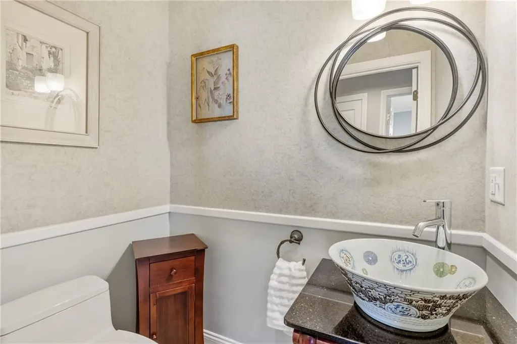 135 Holman Street Portsmouth RI 02871