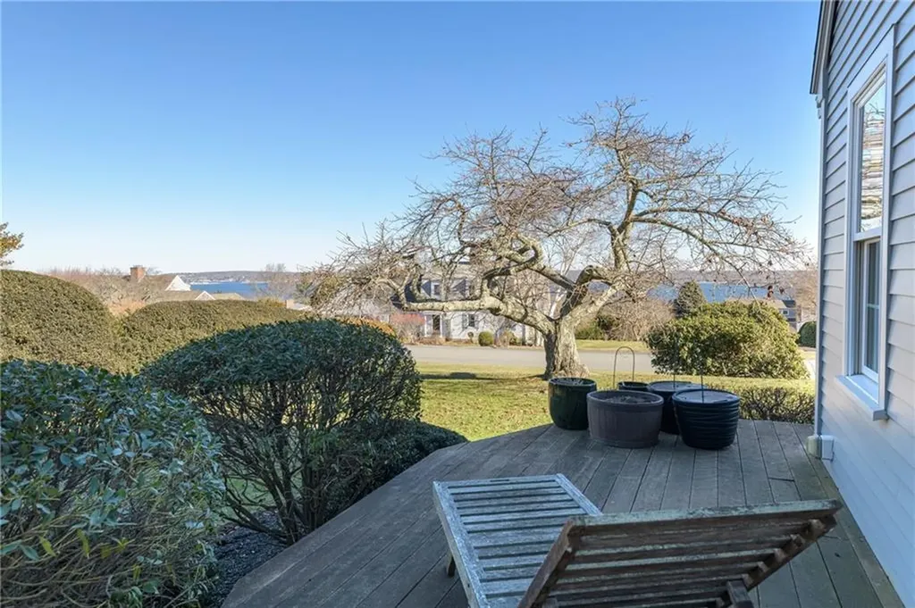 135 Holman Street Portsmouth RI 02871