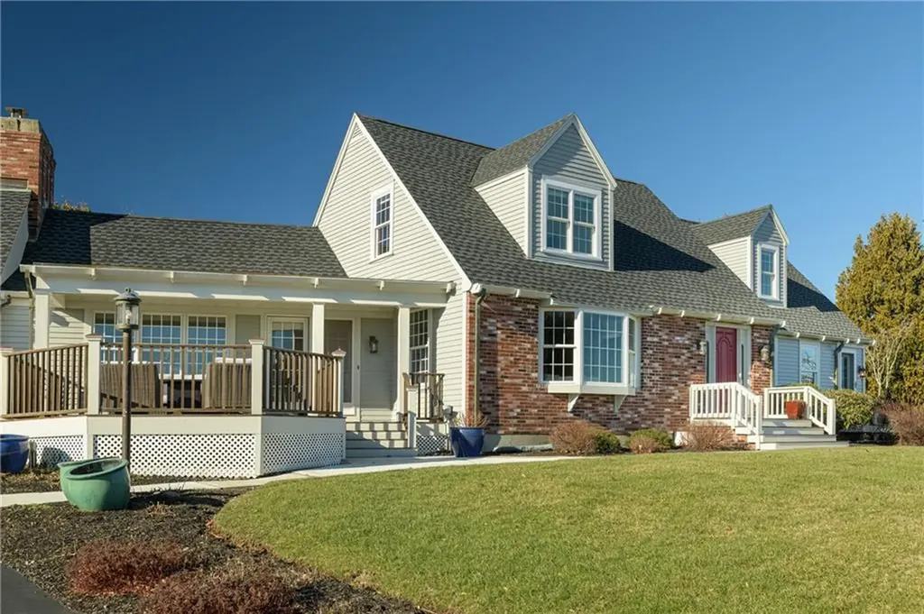 135 Holman Street Portsmouth RI 02871