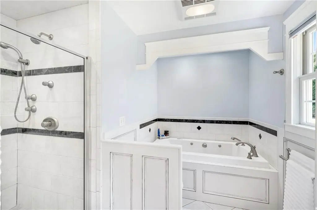 135 Holman Street Portsmouth RI 02871