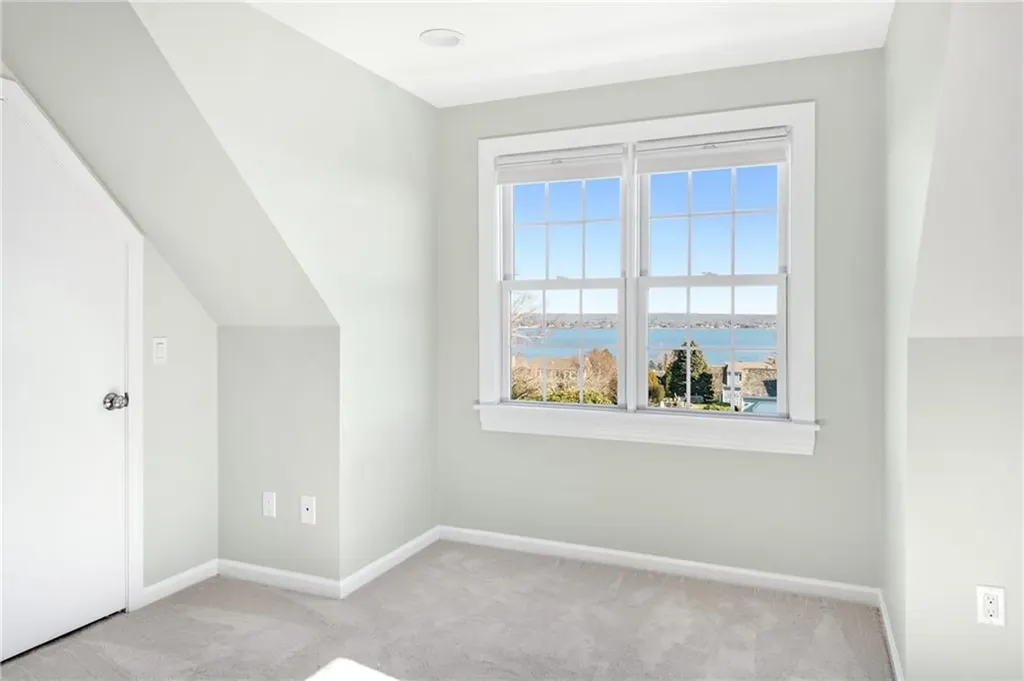 135 Holman Street Portsmouth RI 02871