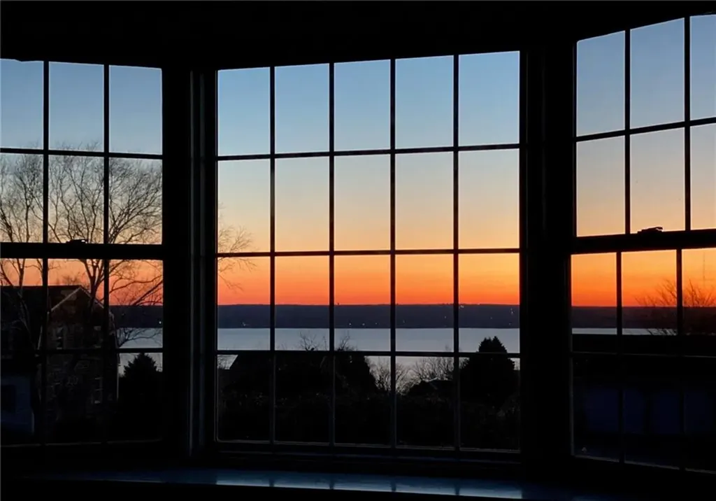135 Holman Street Portsmouth RI 02871
