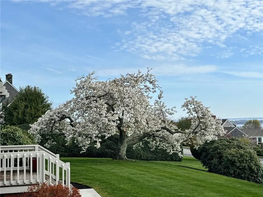 135 Holman Street Portsmouth RI 02871