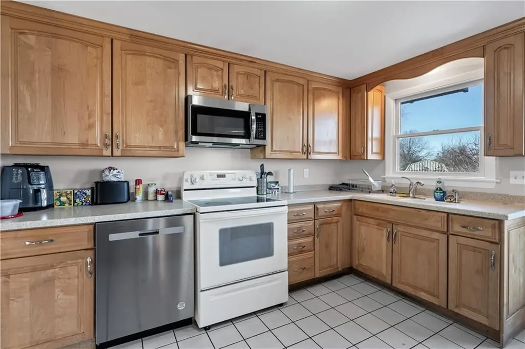 20 Casey Drive Middletown RI 02842