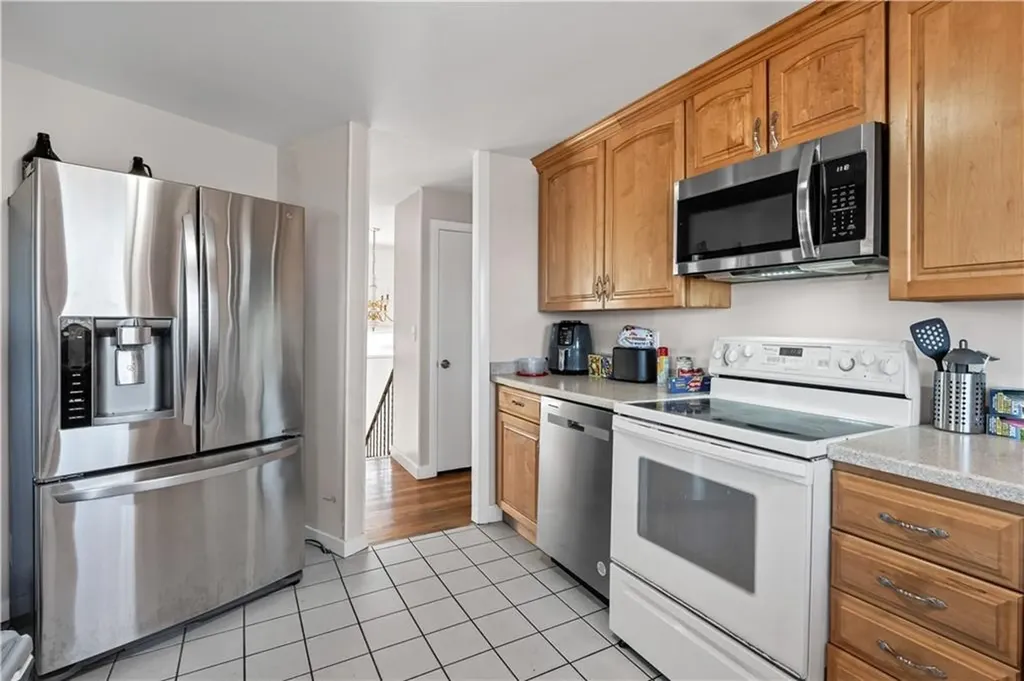 20 Casey Drive Middletown RI 02842