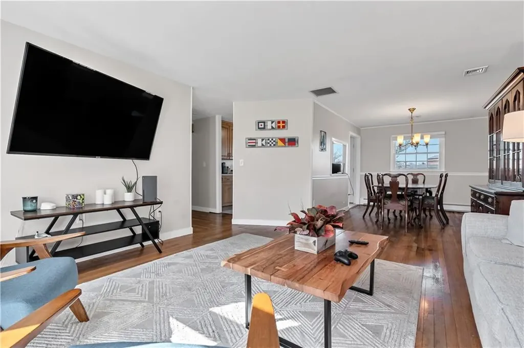 20 Casey Drive Middletown RI 02842