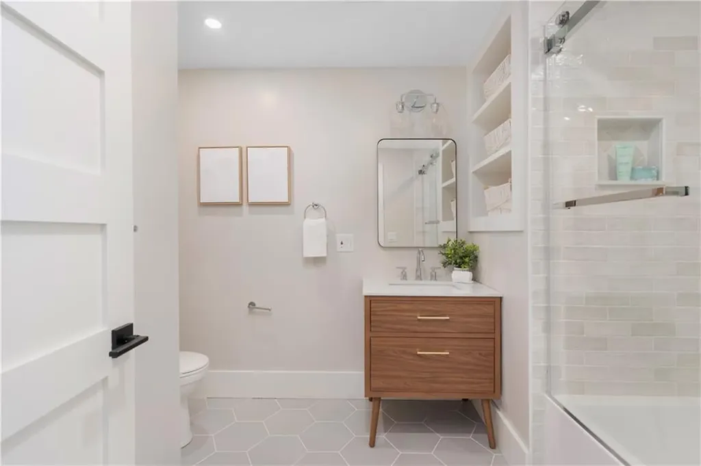 251 Hope Street Providence RI 02906