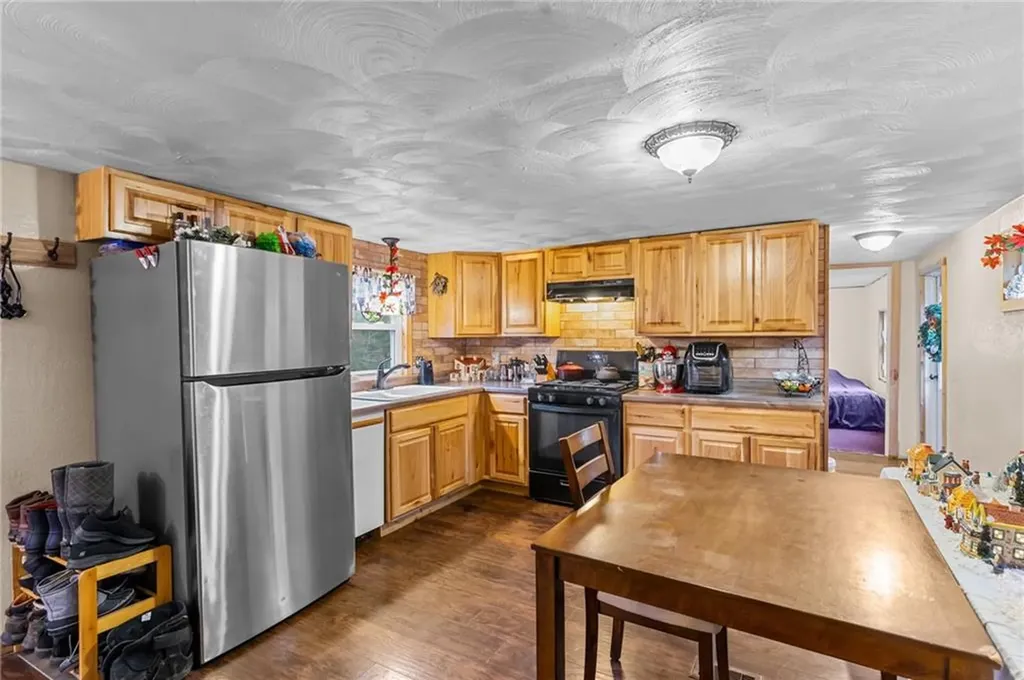 77 A Miskiania Trail Exeter RI 02822