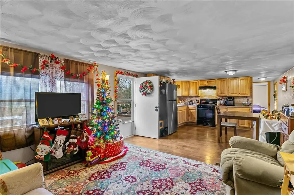 77 A Miskiania Trail Exeter RI 02822