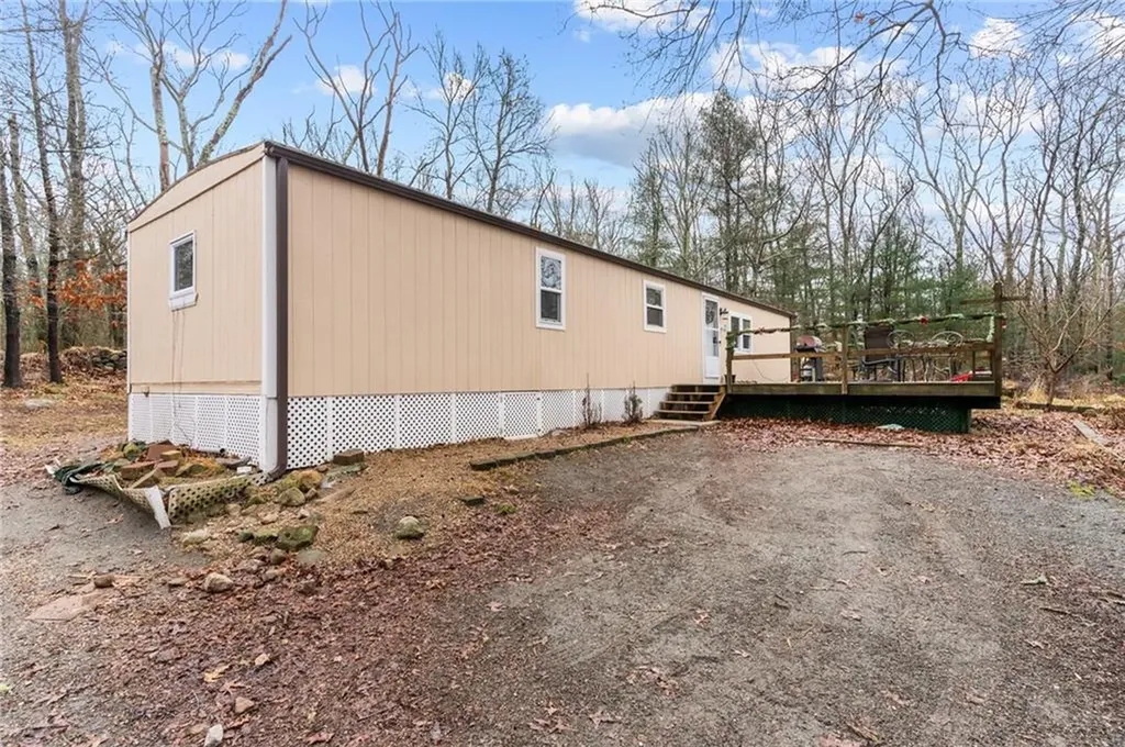 77 A Miskiania Trail Exeter RI 02822