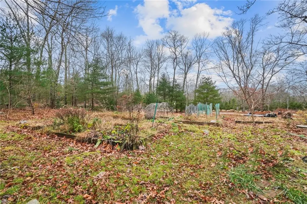 77 A Miskiania Trail Exeter RI 02822