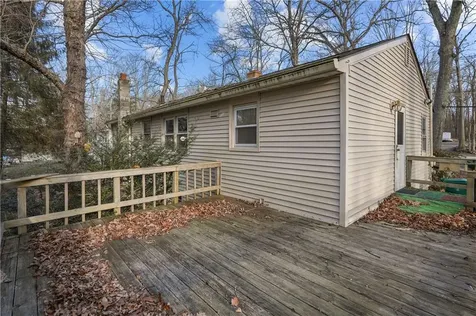 255 Rockland Road Scituate RI 02857