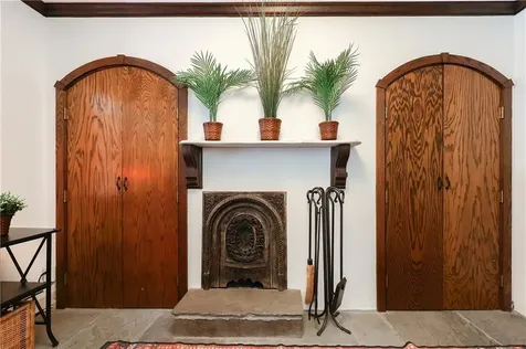 120 Ferry Road Bristol RI 02809