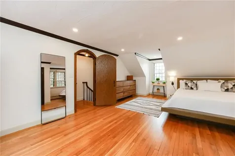 120 Ferry Road Bristol RI 02809